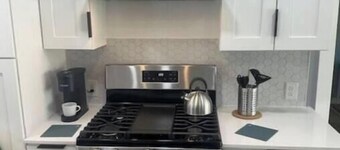 Newly Renovated Home-South Austin