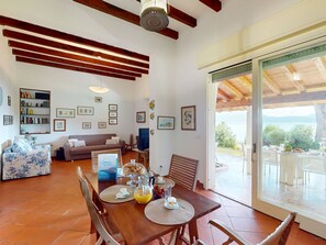 Dining - Villa 7 Bello by Bookinggardalake (Manerba del Garda)