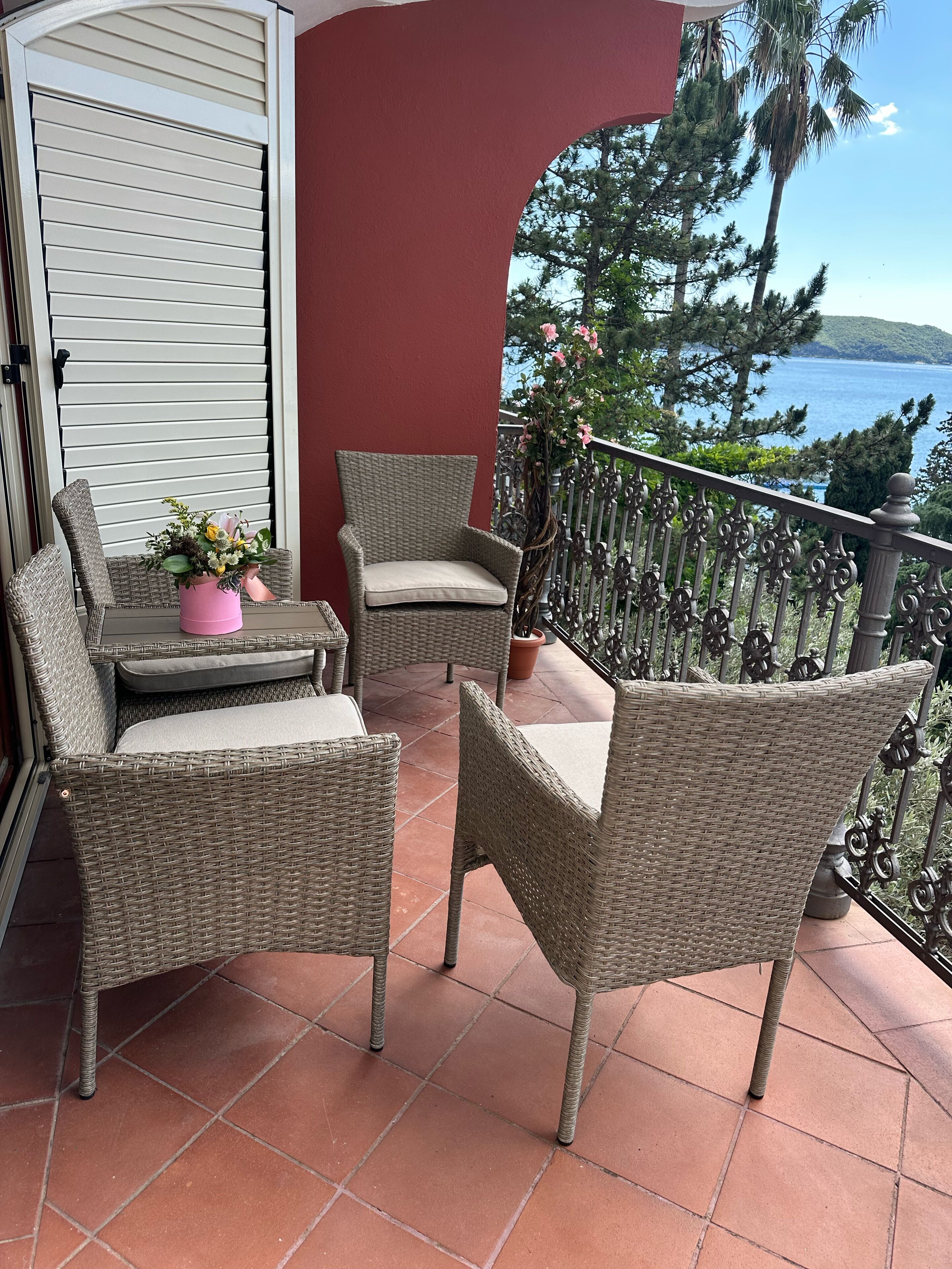 Villa Majestueuse, 3 chambres, balcon, vue mer | Terrasse/Patio