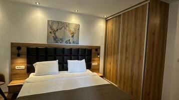 Deluxe-Villa, Balkon, Meerblick | Zimmerausstattung