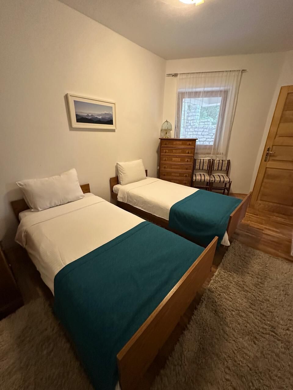Ropa de cama de alta calidad y escritorio 