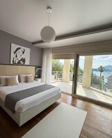 Exclusive Studio, 1 King Bed, Balcony, Sea View | Premium bedding, desk, laptop workspace, soundproofing