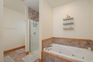 Shower, towels - 7170- Endless Summer Nights, Dog-Friendly 4BR Waves Escape | Pool & Hot Tub (Waves)