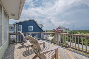 Property grounds - 7170- Endless Summer Nights, Dog-Friendly 4BR Waves Escape | Pool & Hot Tub (Waves)