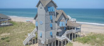 Stay at The Inn at Rodanthe—iconic 6BR oceanfront home from Nights in Rodanthe, pure luxury.