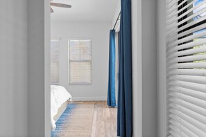 4 chambres, fer et planche à repasser, Wi-Fi gratuit, draps fournis