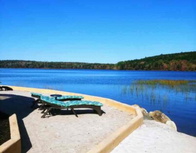 Luxury lakefront dome with private beach, close to nature and town!