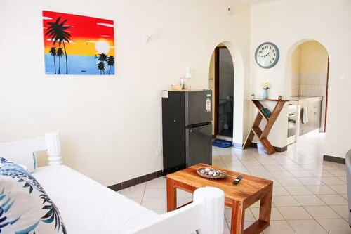 Cozy 1-bedroom apartment in charming Malindi with WiFi