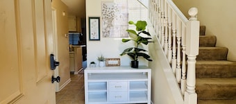 Pet Friendly/ Minutes from Fort Novosel w/Pool Access