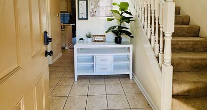 Pet Friendly/ Minutes from Fort Novosel w/Pool Access