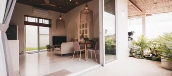 Charming 2-BR Seaside Haven