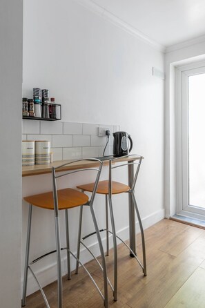 Classic House | Dining room - Stylish 2Bd Family Hideaway In Dover (Dover)