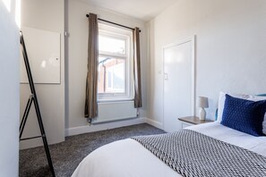 4 habitaciones, tabla de planchar con plancha y wifi gratis