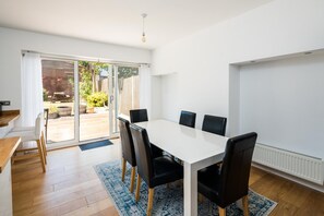 Classic House | Dining room