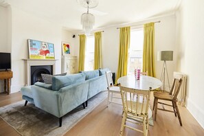 Apartment | Living area