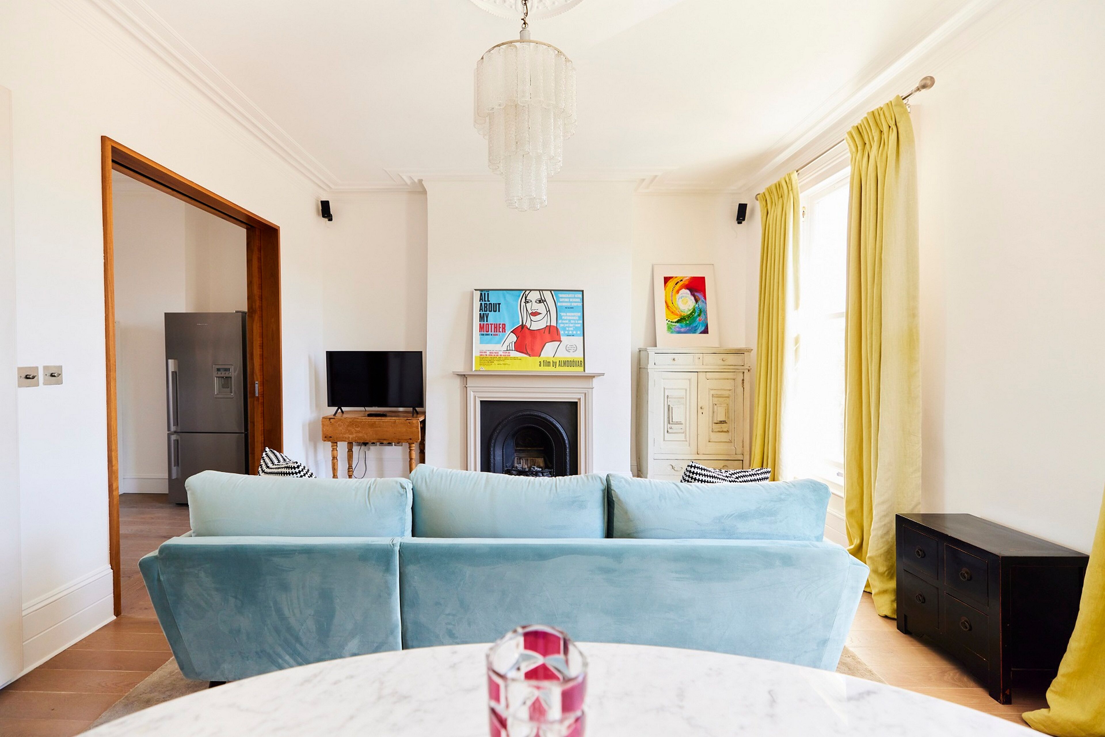 อพาร์ทเมนท์ | บริเวณนั่งเล่น | ทีวี 1 นิ้ว พร้อมช่องดิจิตอล