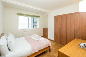 Apartemen Klasik | 2 kamar tidur, setrika/meja setrika, dan Wi-Fi gratis