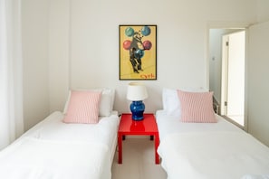 Apartment | 3 bedrooms, desk, laptop workspace, free WiFi
