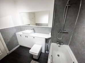 Appartement Classique | Salle de bain | Serviettes fournies