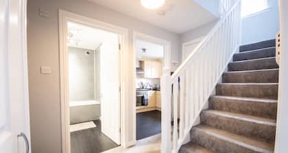 Tranquil 2Bed/2Bath Duplex Falkirk