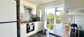 Modern 1 Bedroom Apt In Maidenhead Nr River Thames