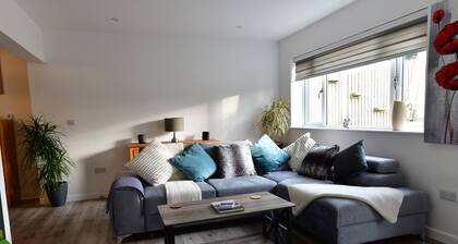 2Bd Garden Home - A Short Walk To Stonehenge