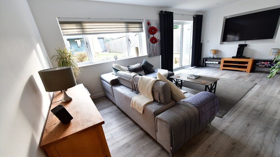 2Bd Garden Home - A Short Walk To Stonehenge