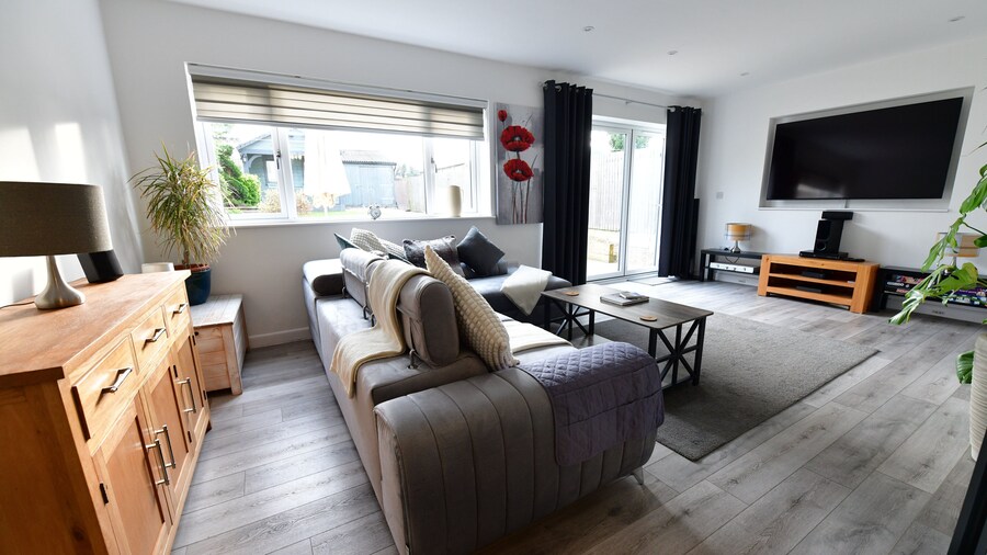 2Bd Garden Home - A Short Walk To Stonehenge