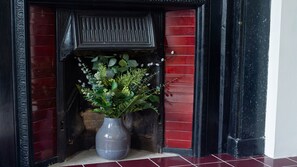 Apartment | Living area - Elegant 3Bd Georgian Retreat In Perth City Centre (Perth)