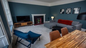 Living area - Elegant 3Bd Georgian Retreat In Perth City Centre (Perth)