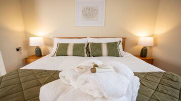 3 bedrooms, iron/ironing board, free WiFi