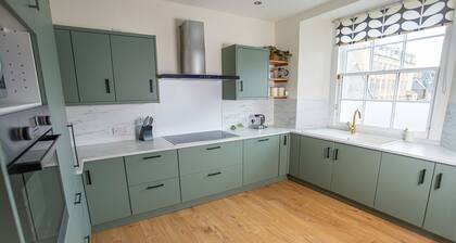 Elegant 3Bd Georgian Retreat In Perth City Centre