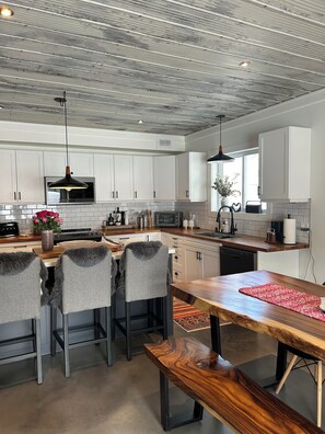 Microwave, oven, stovetop, dishwasher