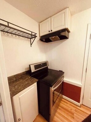 Oven, stovetop, dishwasher