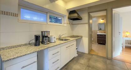 Centrally located PET friendly apartment