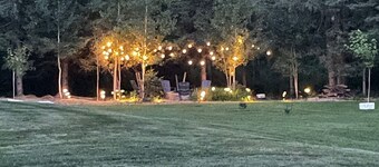 Chill out with a charming 2-bedroom house in Ironwood with WiFi and AC