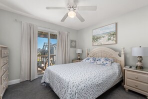 6 slaapkamers, een strijkplank/strijkijzer, gratis wifi, beddengoed