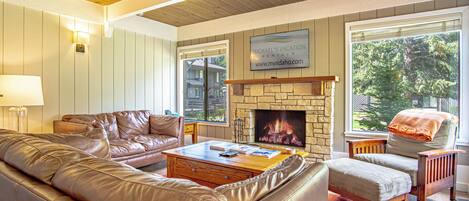 Smart-tv och eldstad