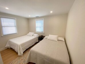 2 slaapkamers, een strijkplank/strijkijzer, wifi, beddengoed