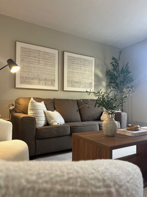 TV - "Haven": Pool, Free Bikes & Walk to the Beach (Palm Beach Shores)