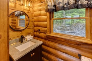 Sèche-cheveux, serviettes fournies