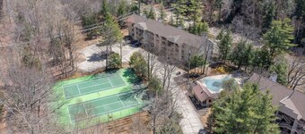 Riverfront Condo w/ Outdoor Pool