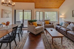 Smart-tv en een open haard