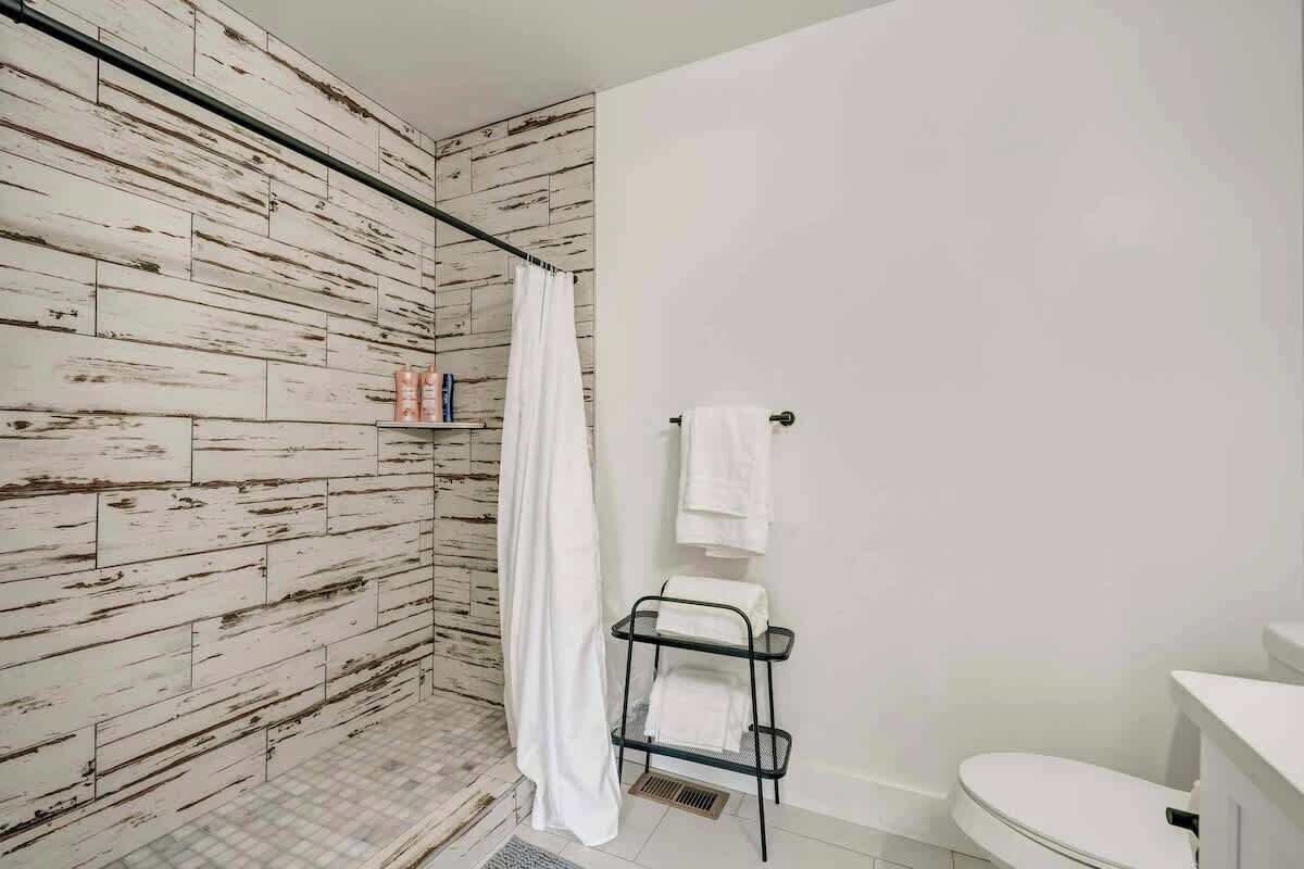 Shower, hair dryer, shampoo