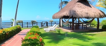 Tu casa de playa frente al mar en Tolú