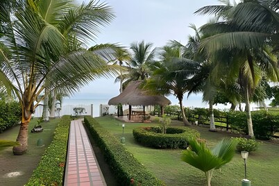 Tu casa de playa frente al mar en Tolú