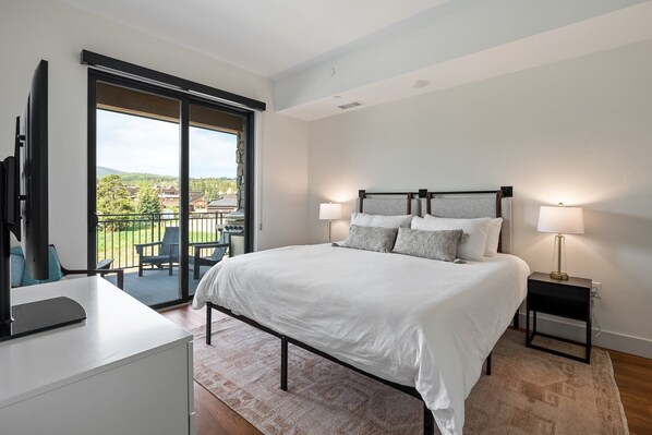 2 bedrooms, iron/ironing board, travel cot, free WiFi