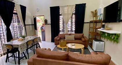 4-bedroom house with WiFi,Netflix & AC
