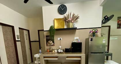 4-bedroom house with WiFi,Netflix & AC