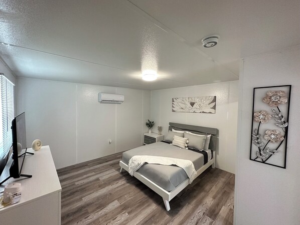 1 soverom, strykejern/-brett, wi-fi (inkludert) og sengetøy